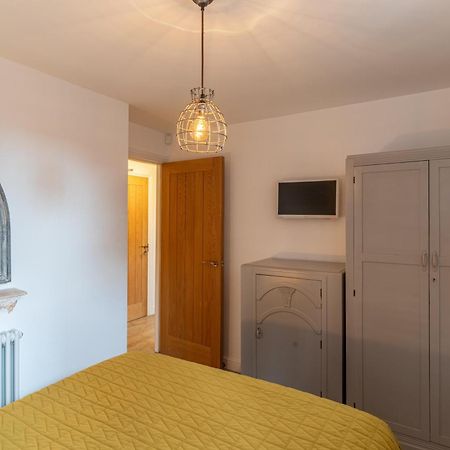 Luxury Chapel Apartment Within City Walls Τσέστερ Εξωτερικό φωτογραφία
