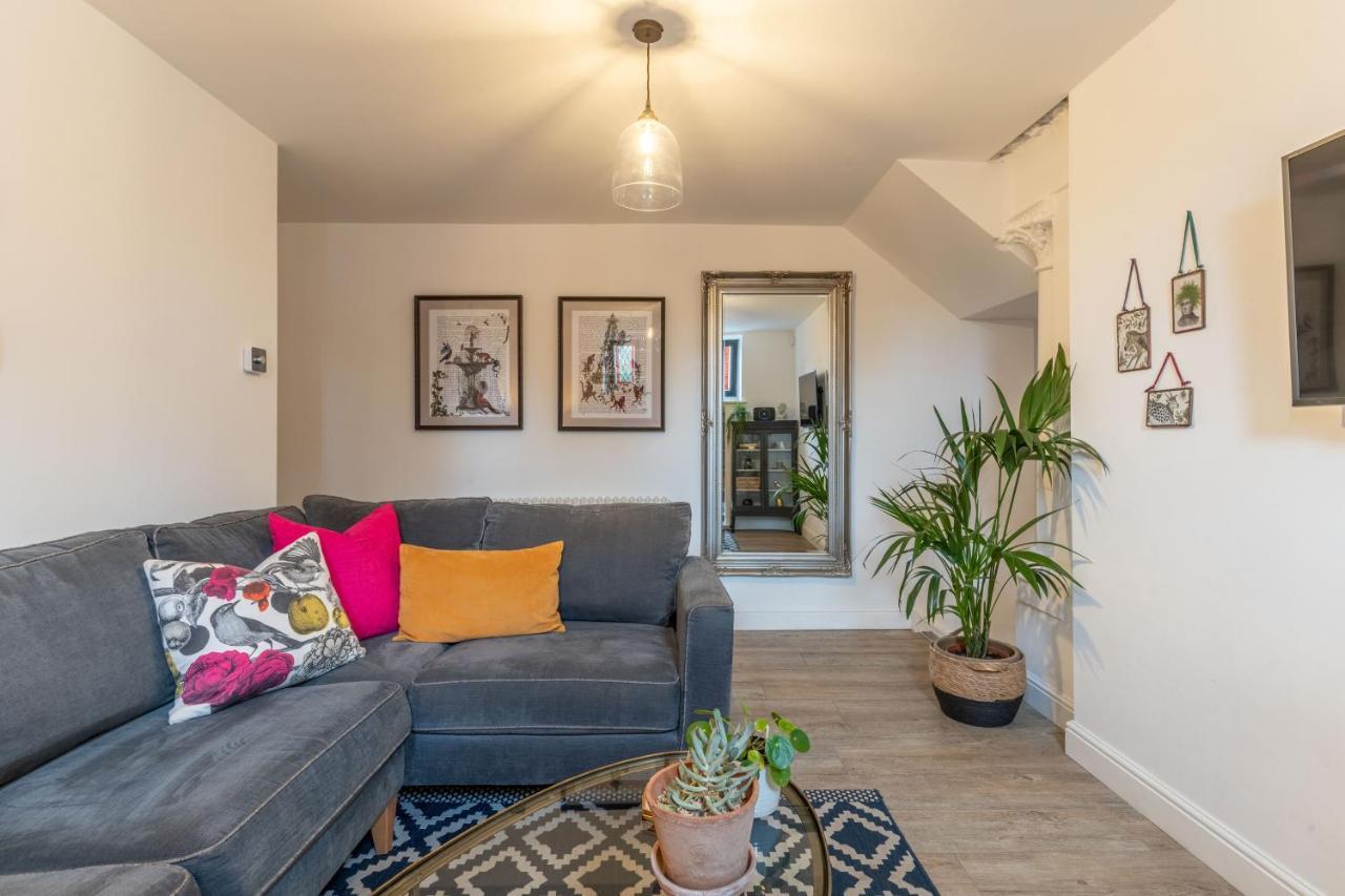 Luxury Chapel Apartment Within City Walls Τσέστερ Εξωτερικό φωτογραφία